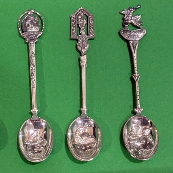Christmas Dated Spoons for Collectors Set of 5: 1982, 85, 86, 87, 89 - Picture 3 of 5